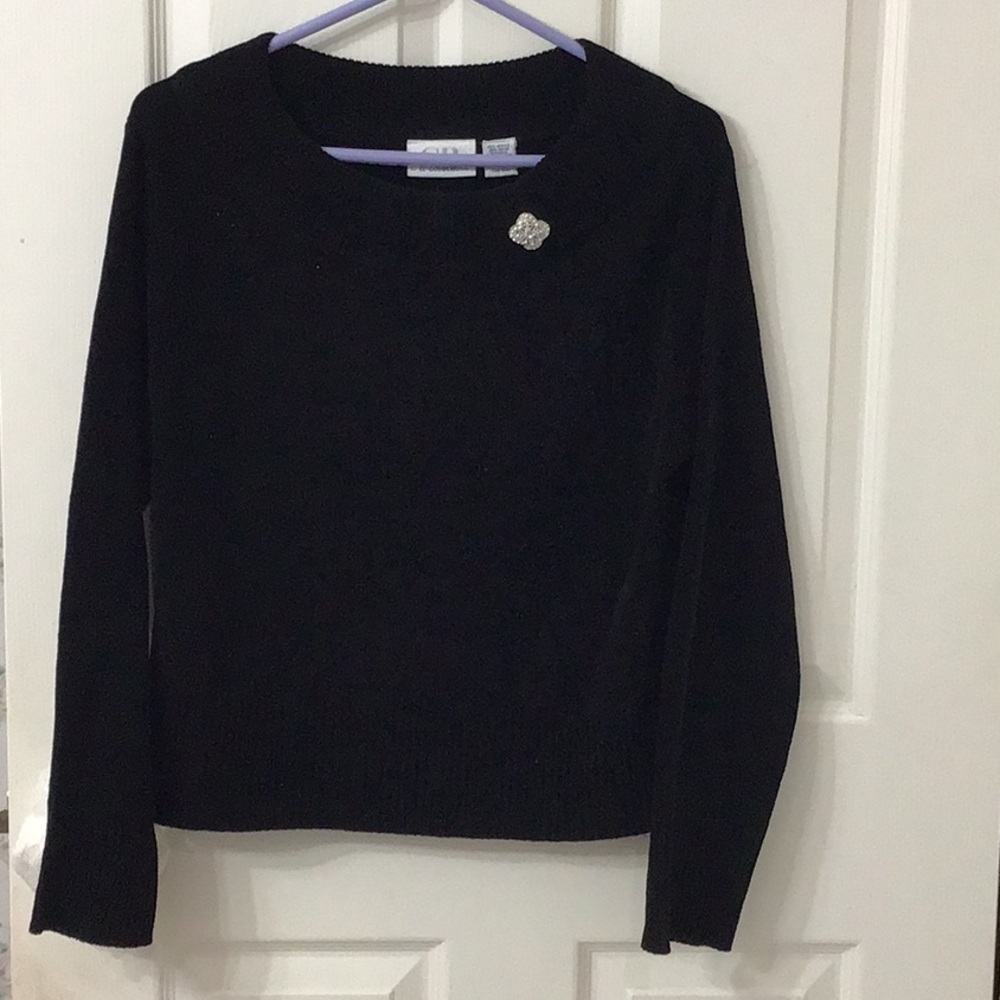 Vintage style Petite Large black sweater w/ RS pin.